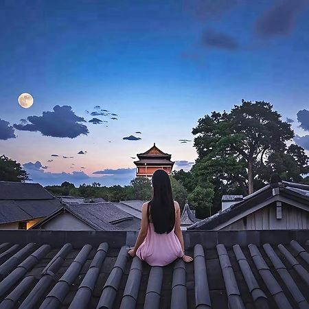 The East Hotel-Very Close To The Drum Tower,The Lama Temple,Houhai Bar Street,And The Forbidden City,There Are Many Old Beijing Traditional Hutongs Around The Hotel ,Experience The Culture Of Old Beijing Hutongs,Near Exit A Of Shichahai On Metro Line ภายนอก รูปภาพ