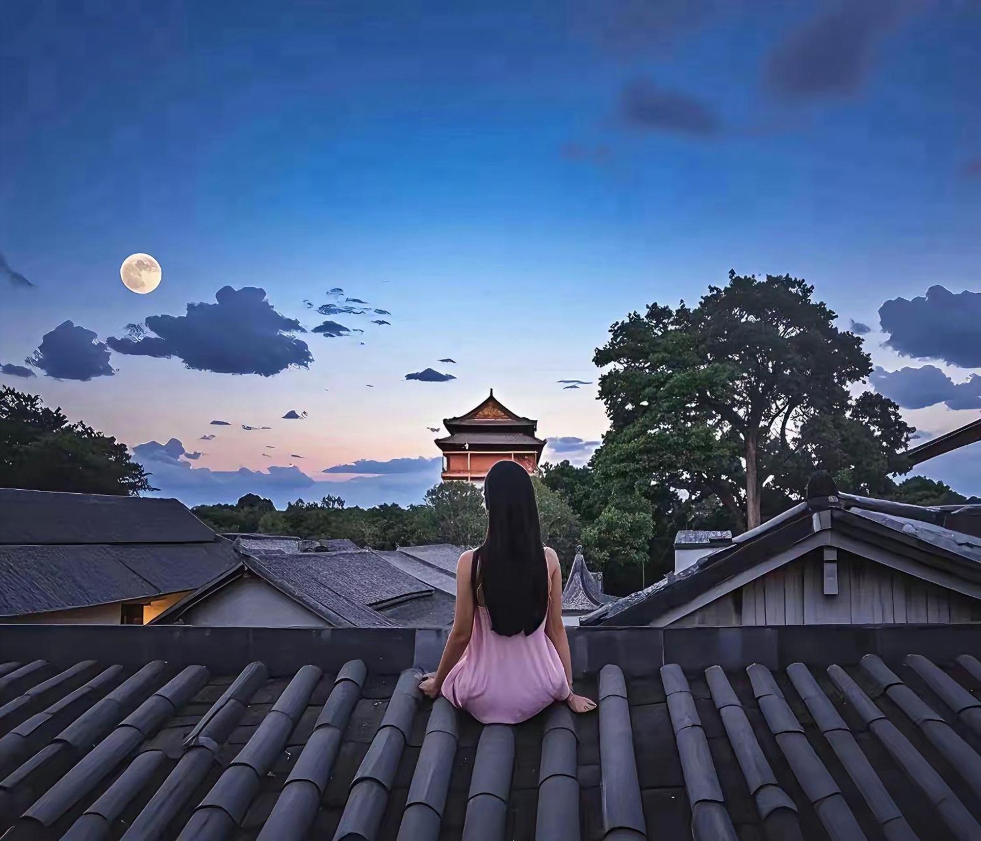 The East Hotel-Very Close To The Drum Tower,The Lama Temple,Houhai Bar Street,And The Forbidden City,There Are Many Old Beijing Traditional Hutongs Around The Hotel ,Experience The Culture Of Old Beijing Hutongs,Near Exit A Of Shichahai On Metro Line ภายนอก รูปภาพ